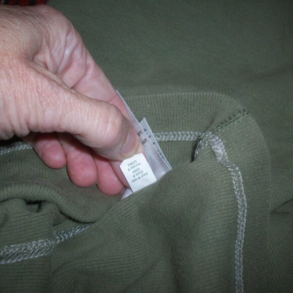 Eddie Bauer Classic Ribbed Knit Women’s Tank Top Size M Olive Green Scoop Neck - Picture 11 of 11